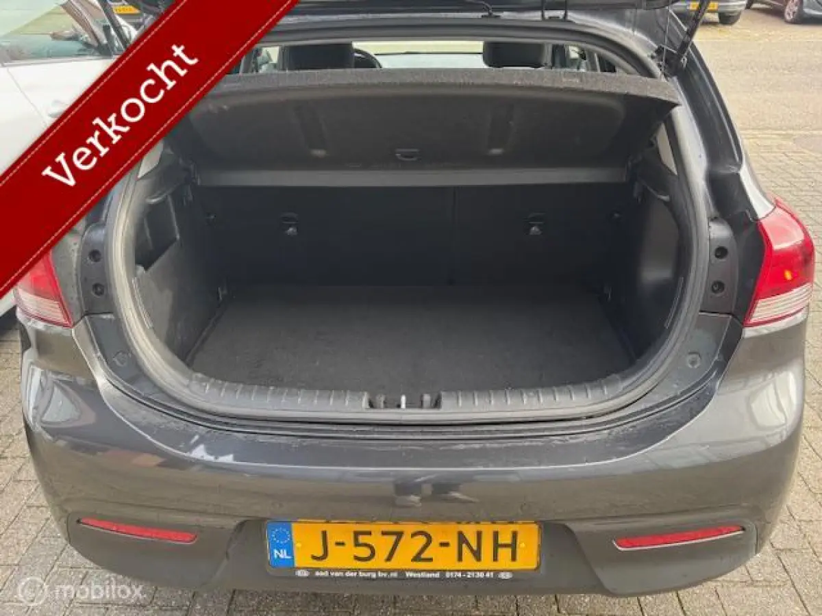 1.4 DynamicLine Automaat Navigatie & Camera achter , Parkeerhulp achter , Electr. ramen & deur vergrendeling met afstand