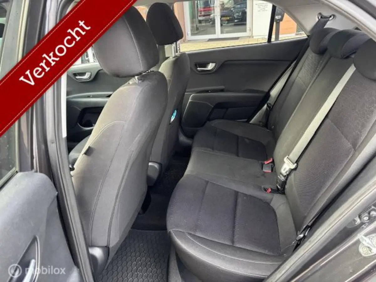 1.4 DynamicLine Automaat Navigatie & Camera achter , Parkeerhulp achter , Electr. ramen & deur vergrendeling met afstand