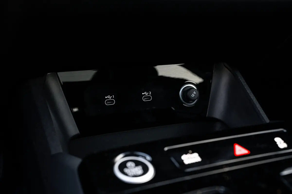 Advanced edition | Adaptive air suspension | Adaptive cruise control | Audi sound system