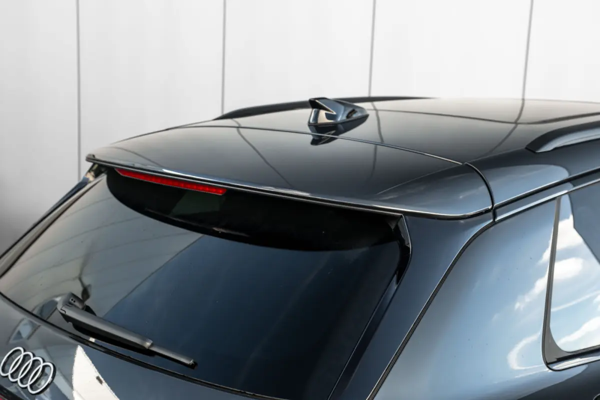 Advanced edition | Adaptive air suspension | Adaptive cruise control | Audi sound system