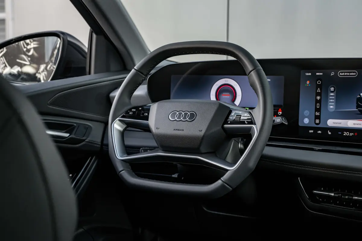 Advanced edition | Adaptive air suspension | Adaptive cruise control | Audi sound system