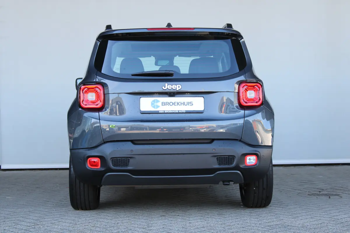 1.5T e-Hybrid Summit | Lederen bekleding | Panoramadak | Navigatie | Dakrails | Cruise control adaptief | Keyless