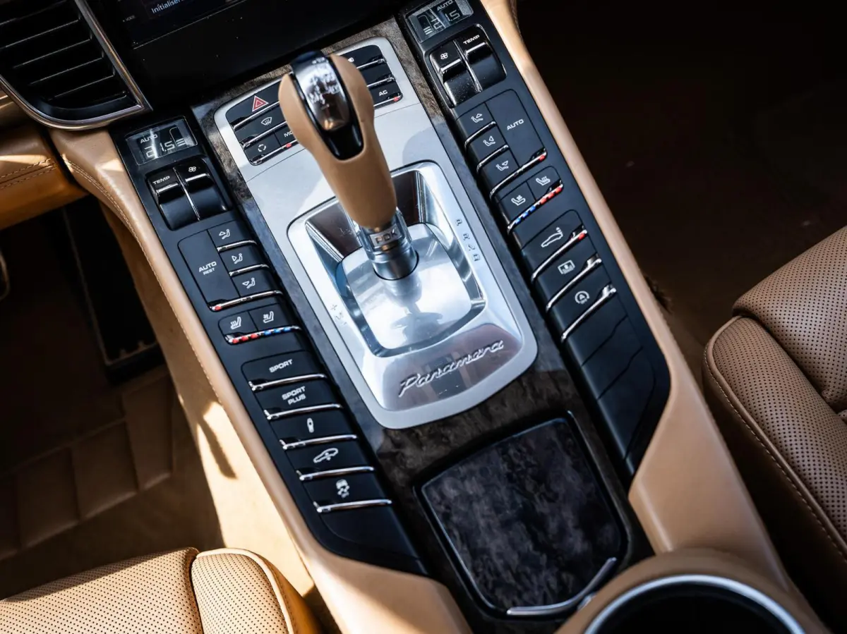 4.8 Turbo|PANO|SPORT CHRONO|BOSE|CAMERA|20'