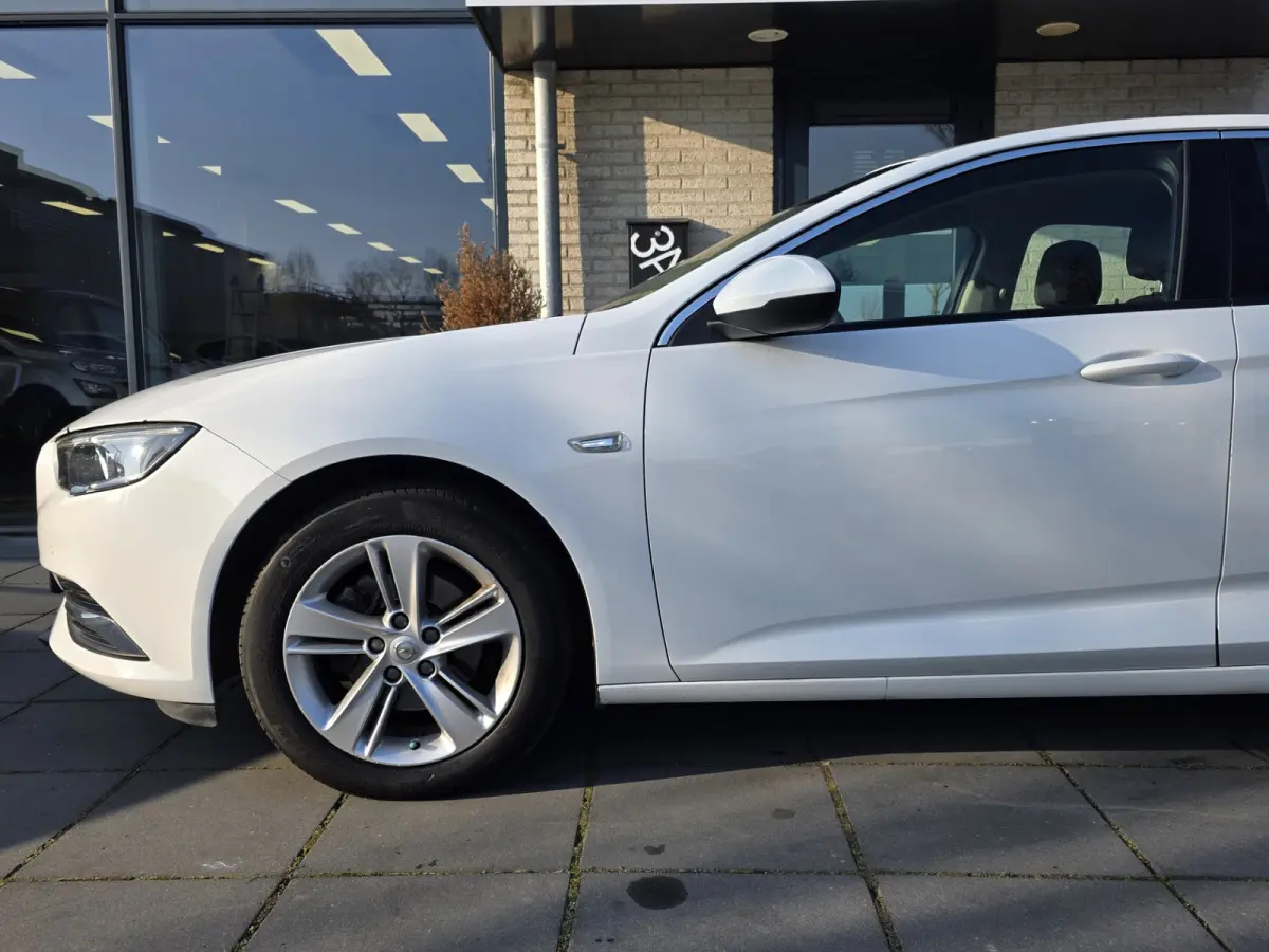 1.5 Turbo Business Executive Automaat – Camera – ACC – Stof/Leder – NAP