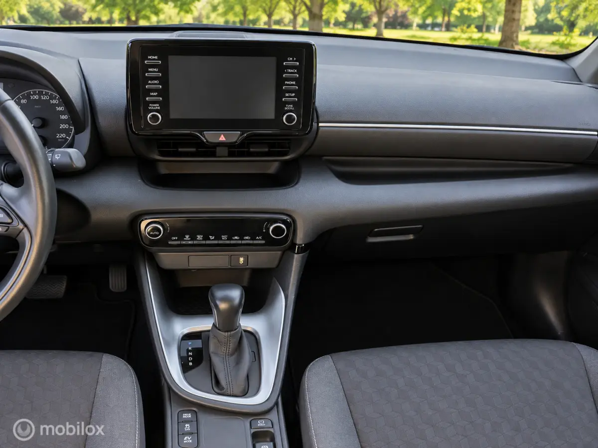 1.5 Hybrid Active Apple carplay, Camera
