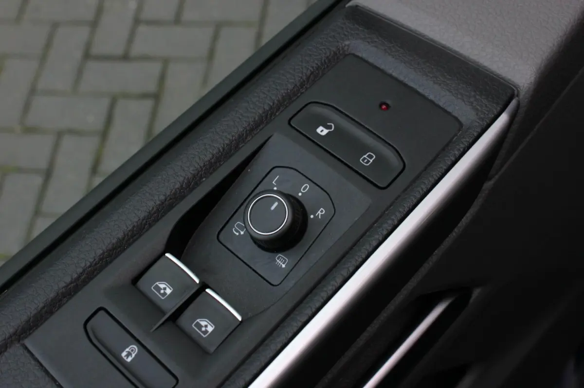 2.0 TDI L2H1 BULLI DUBBEL CABINE 150PK 2020 JB- EDIITON / ACTIVE DISPLAY / VERLAGINGSVEREN / APPLE CARPLAY
