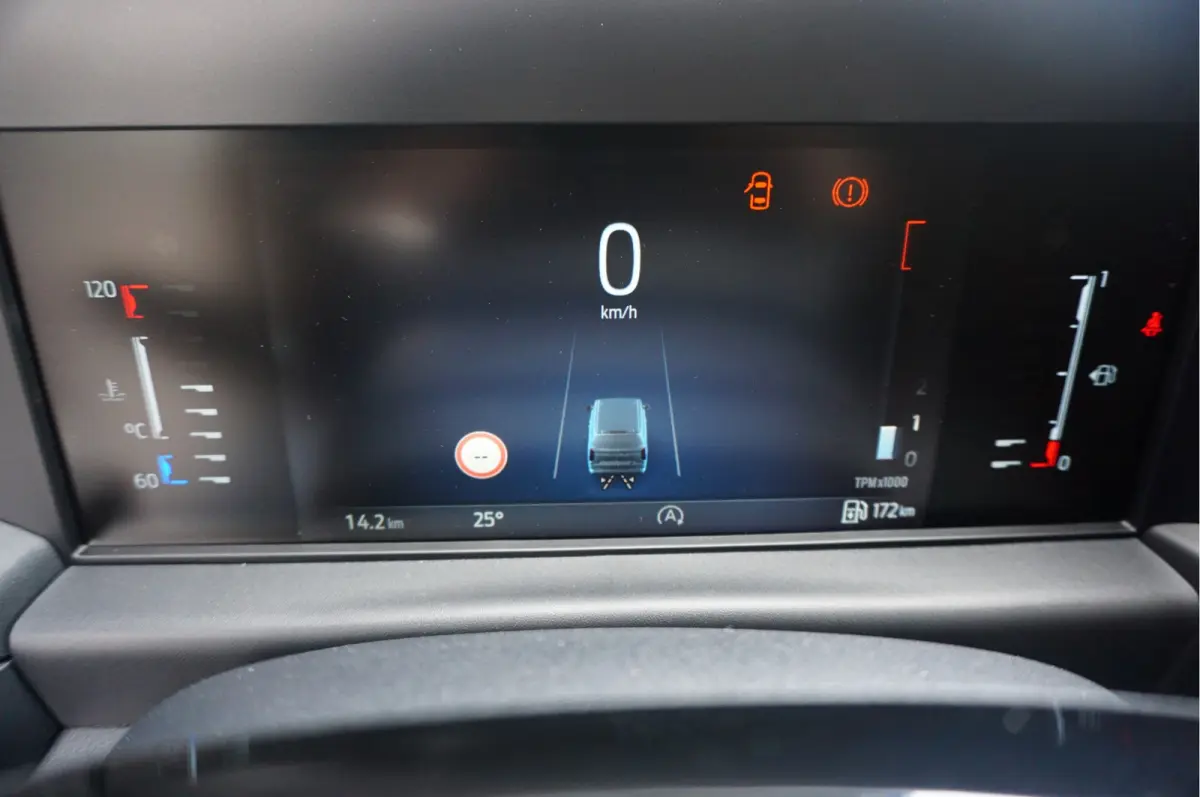 300L 136PK Trend BPM VRIJ!! Apple CP/Android A, Camera 2.8T Trekgewicht!! NR. J808*
