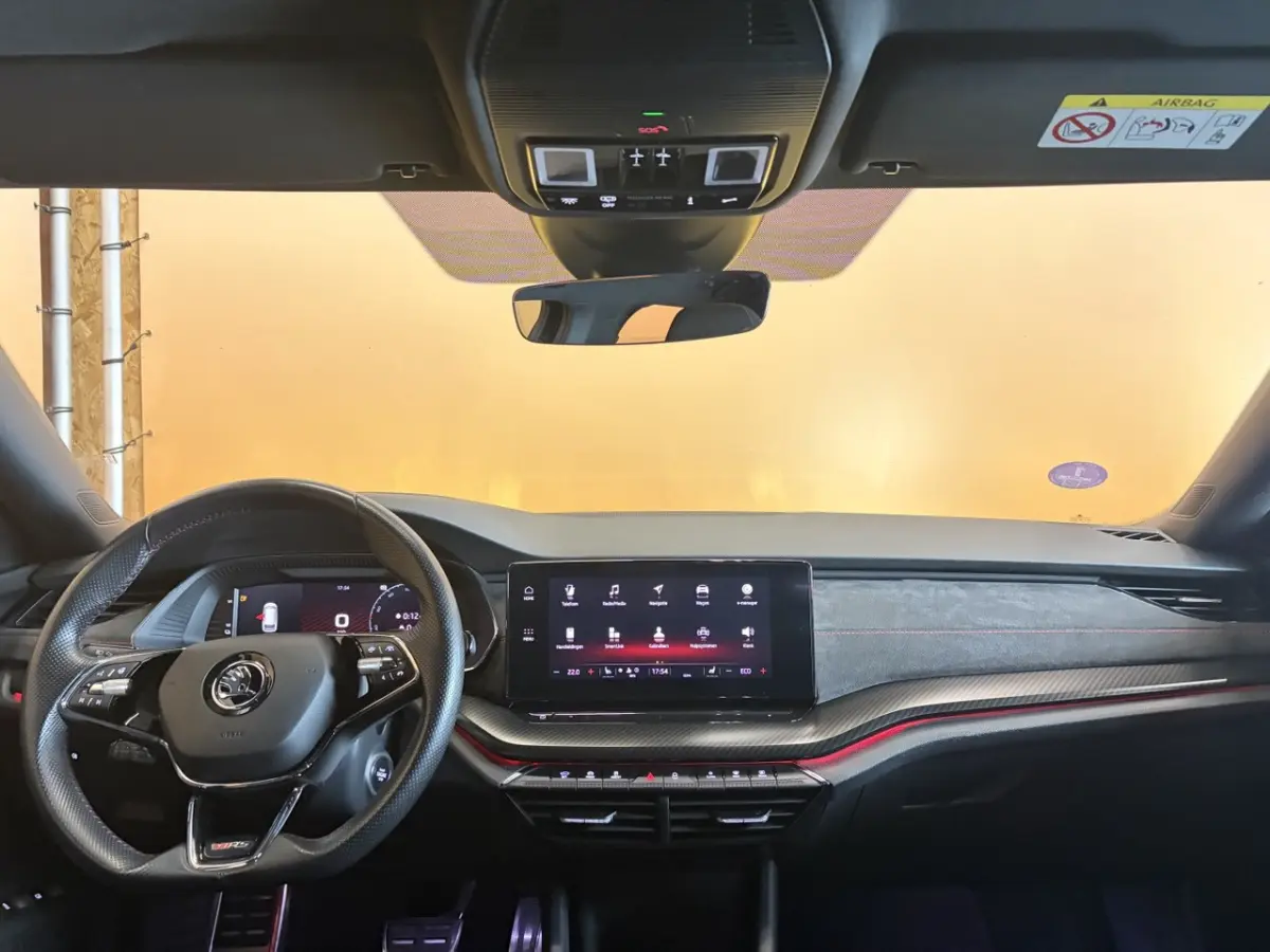 1.4 TSI RS iV PHEV Business panodak | stoelverw | navigatie |
