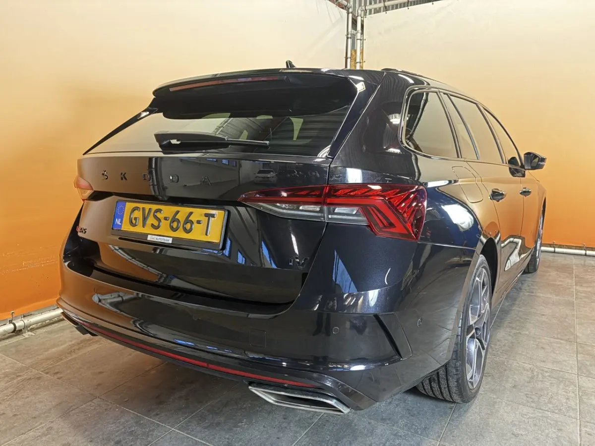 1.4 TSI RS iV PHEV Business panodak | stoelverw | navigatie |