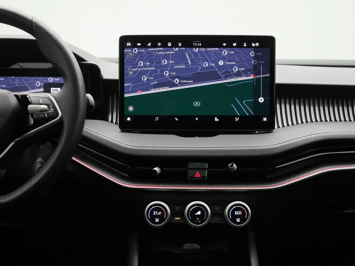 1.5 TSI PHEV Sportline Business 204 PK| Panoramadak | Trekhaak | 19 Inch Velgen | Canton Audio | Navigatie