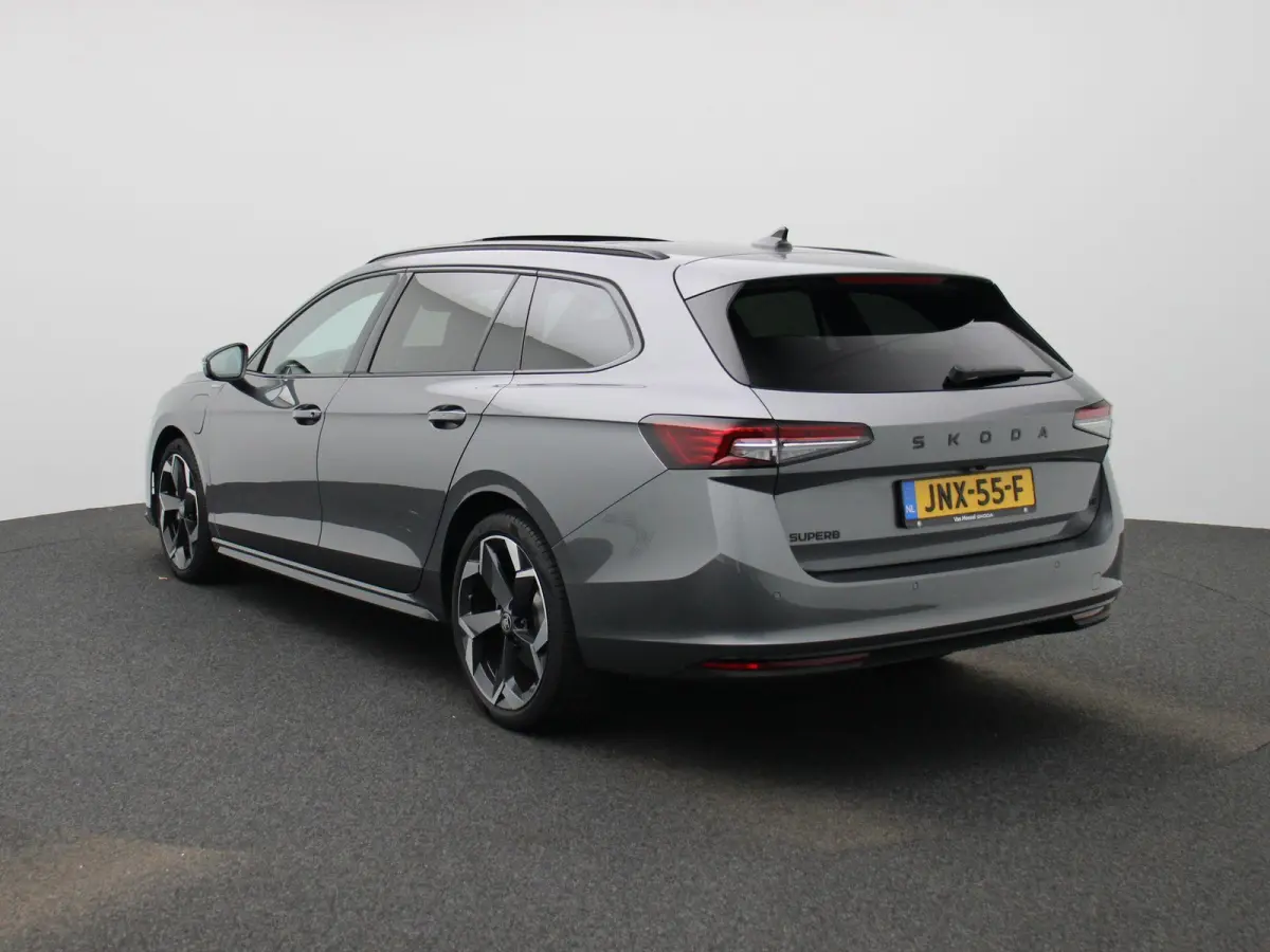 1.5 TSI PHEV Sportline Business 204 PK| Panoramadak | Trekhaak | 19 Inch Velgen | Canton Audio | Navigatie