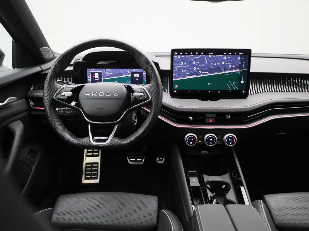 1.5 TSI PHEV Sportline Business 204 PK| Panoramadak | Trekhaak | 19 Inch Velgen | Canton Audio | Navigatie