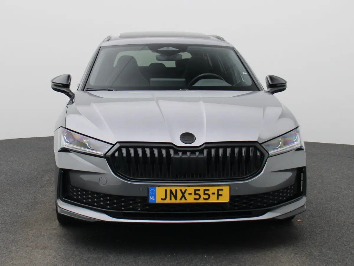 1.5 TSI PHEV Sportline Business 204 PK| Panoramadak | Trekhaak | 19 Inch Velgen | Canton Audio | Navigatie