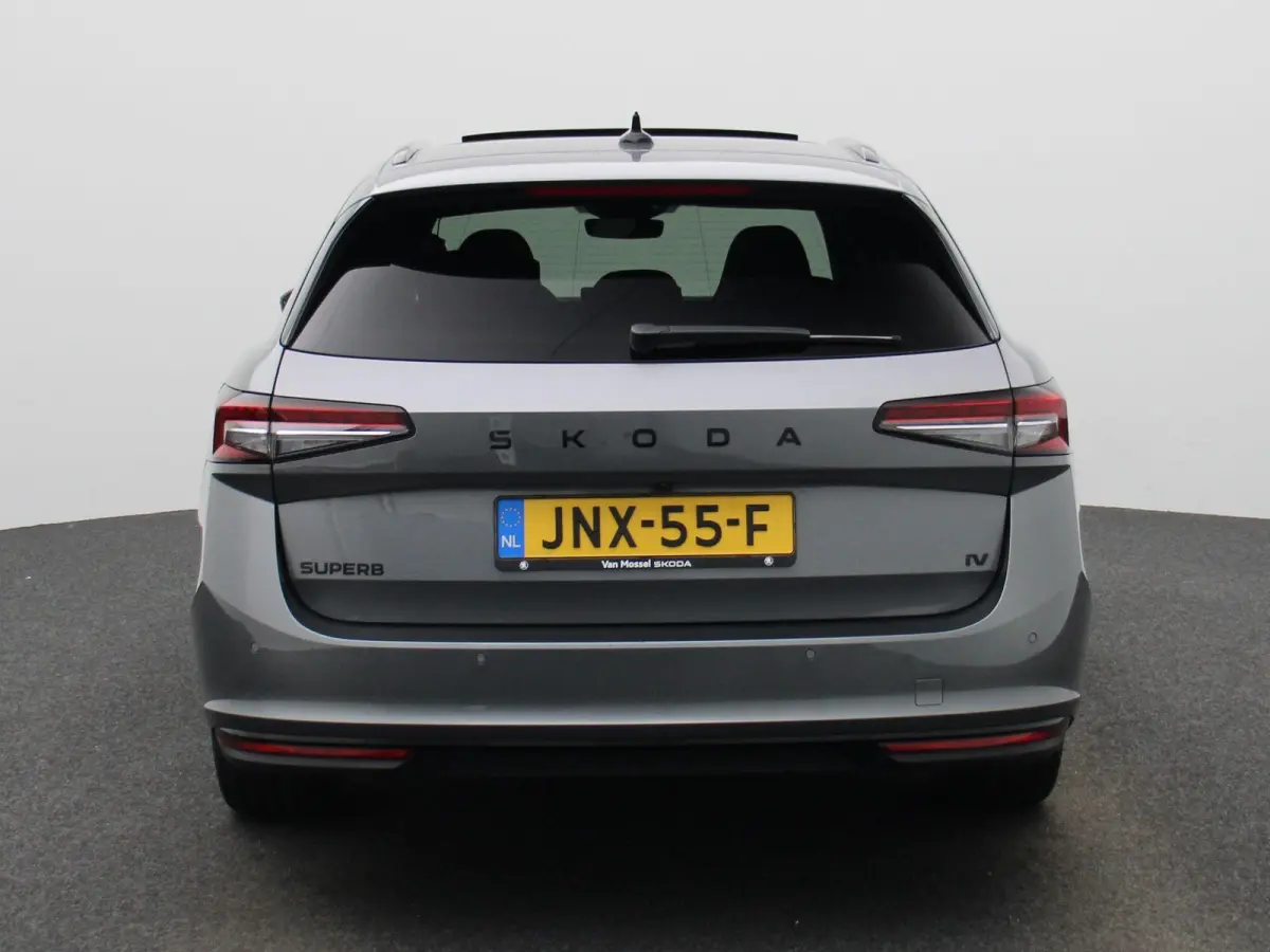 1.5 TSI PHEV Sportline Business 204 PK| Panoramadak | Trekhaak | 19 Inch Velgen | Canton Audio | Navigatie
