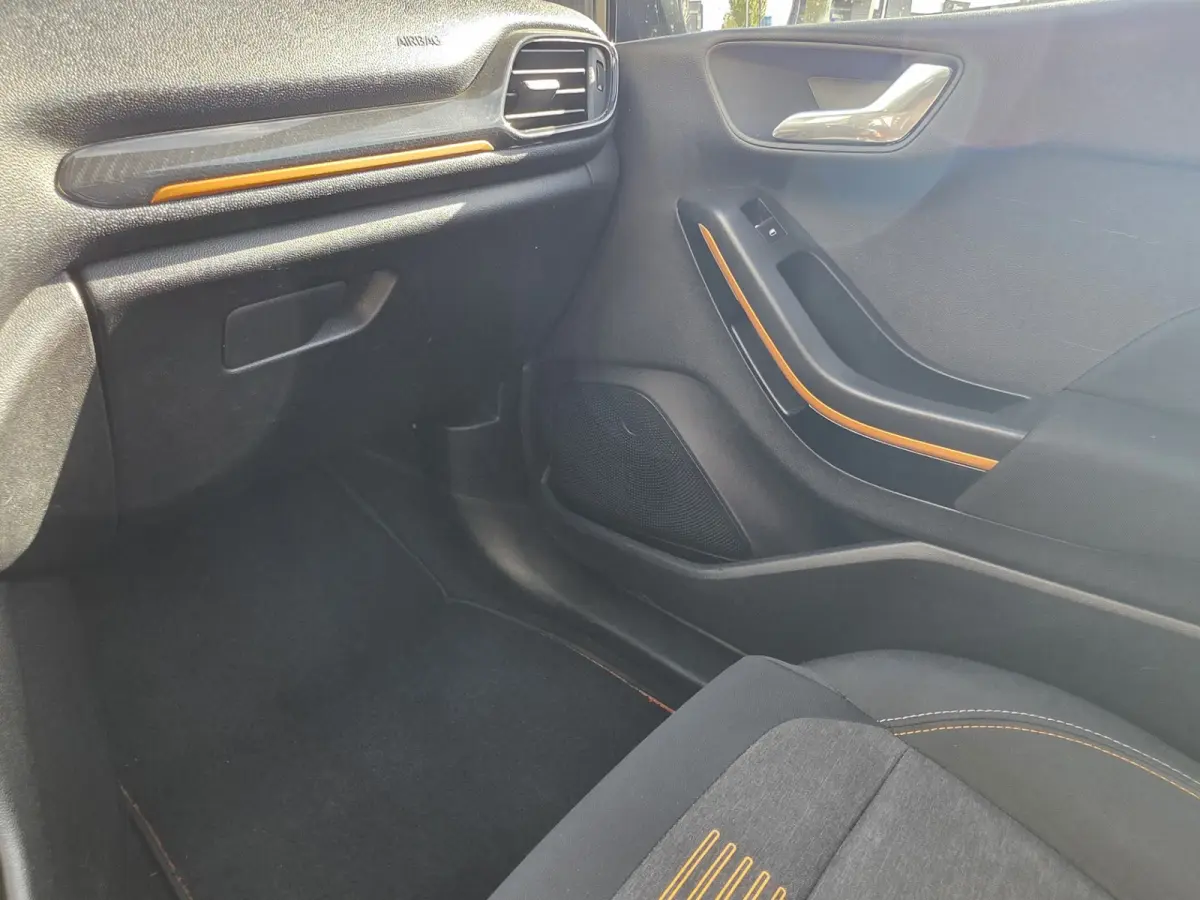 1.0 EcoBoost Active X – CarPlay – Trekhaak – LED – Navigatie