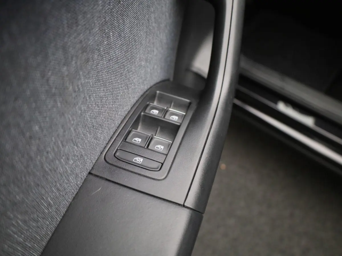 1.5 TSI Style Business Intense | Panoramadak | Trekhaak | Navigatie | Apple Carplay / Android Auto | Achteruitrijcamera | Cruise Control | Climate Control | Lichtmetalen Velgen |