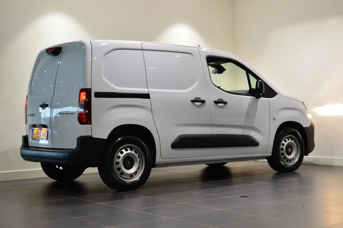 136 L1 50 kWh - NIEUW UIT VOORRAAD LEVERBAAR - DIRECT RIJDEN! - ALLSEASON BANDEN!