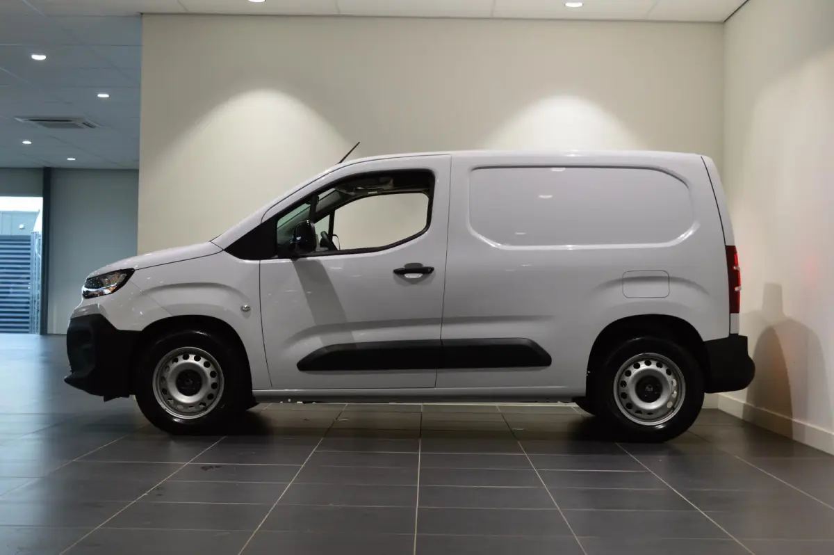 136 L1 50 kWh - NIEUW UIT VOORRAAD LEVERBAAR - DIRECT RIJDEN! - ALLSEASON BANDEN!
