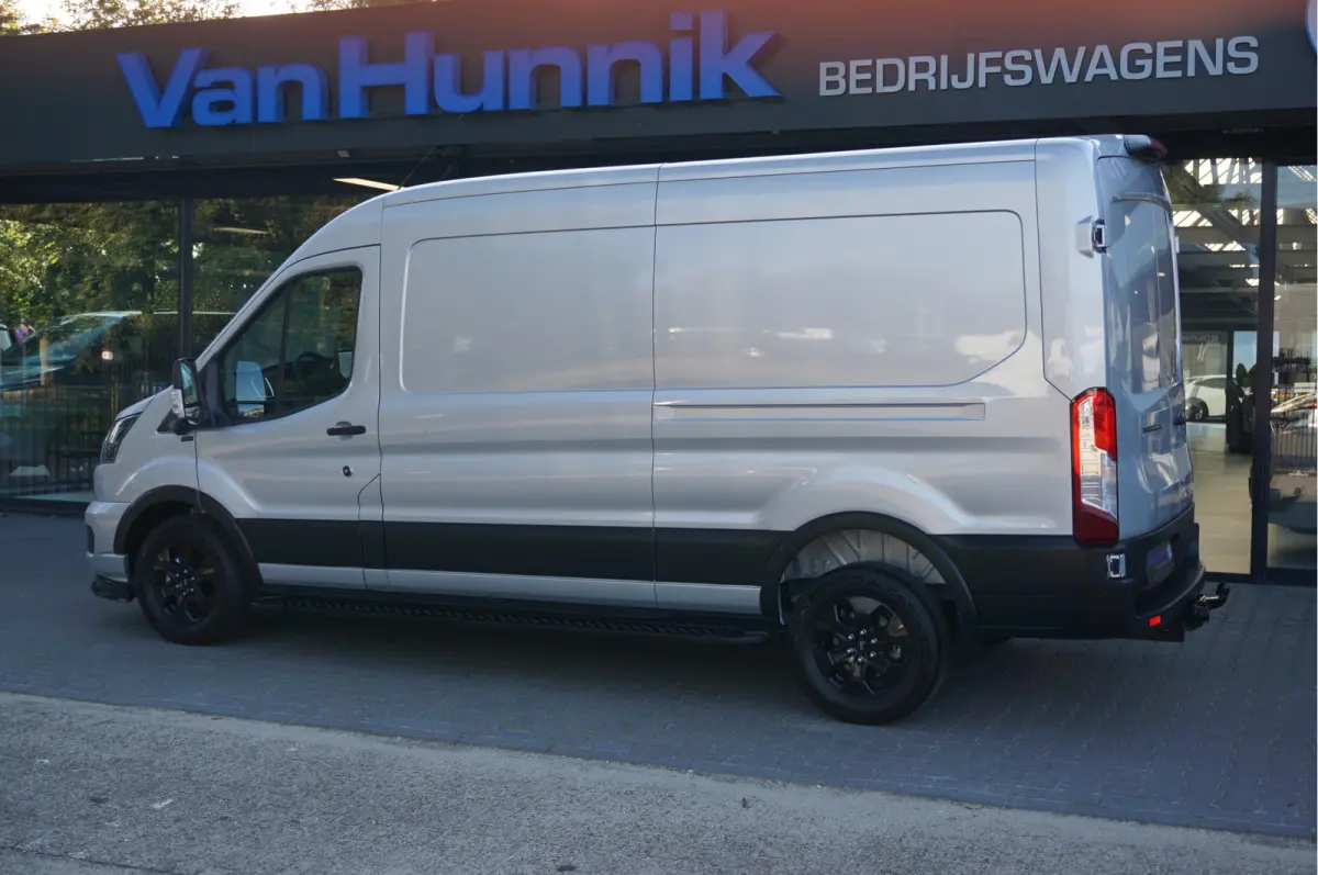 350L 130PK AUT JWR EDITION L3H2 BPM VRIJ!! Sync4 Navi, 360 Camera, LM Velg, Trekhaak!! NR. A64