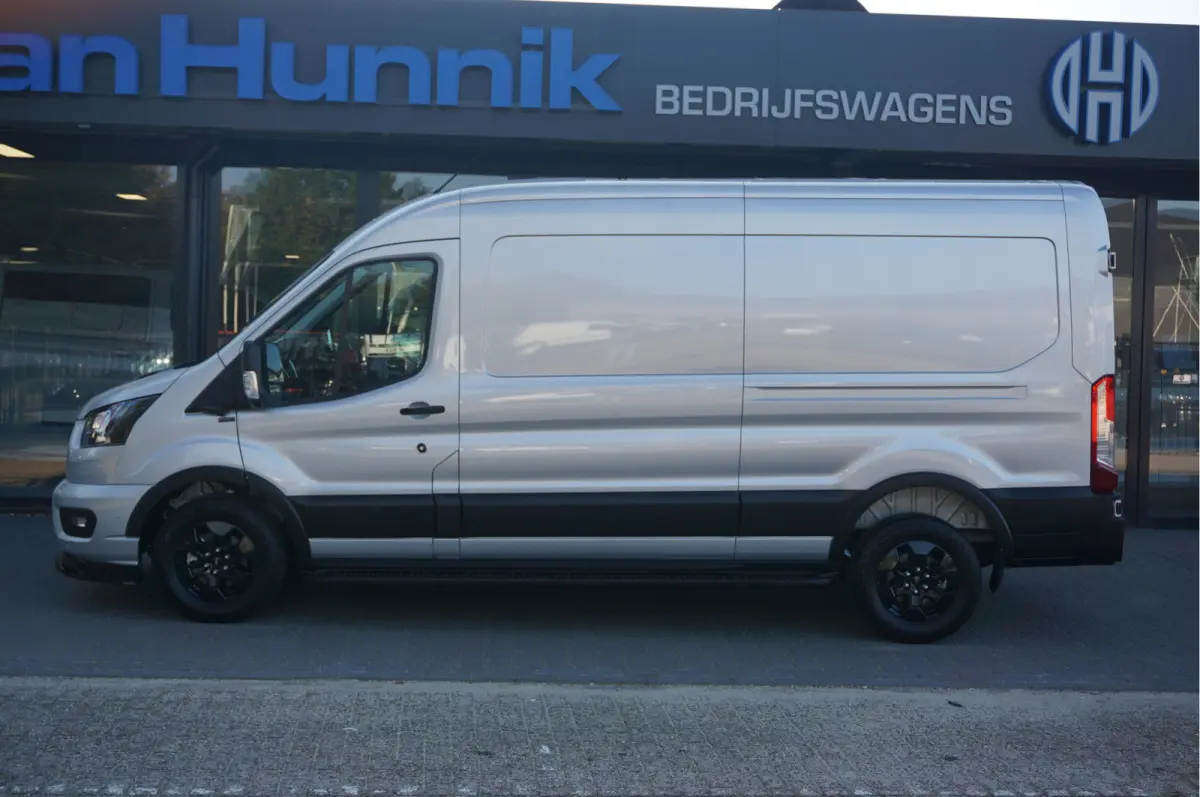 350L 130PK AUT JWR EDITION L3H2 BPM VRIJ!! Sync4 Navi, 360 Camera, LM Velg, Trekhaak!! NR. A64
