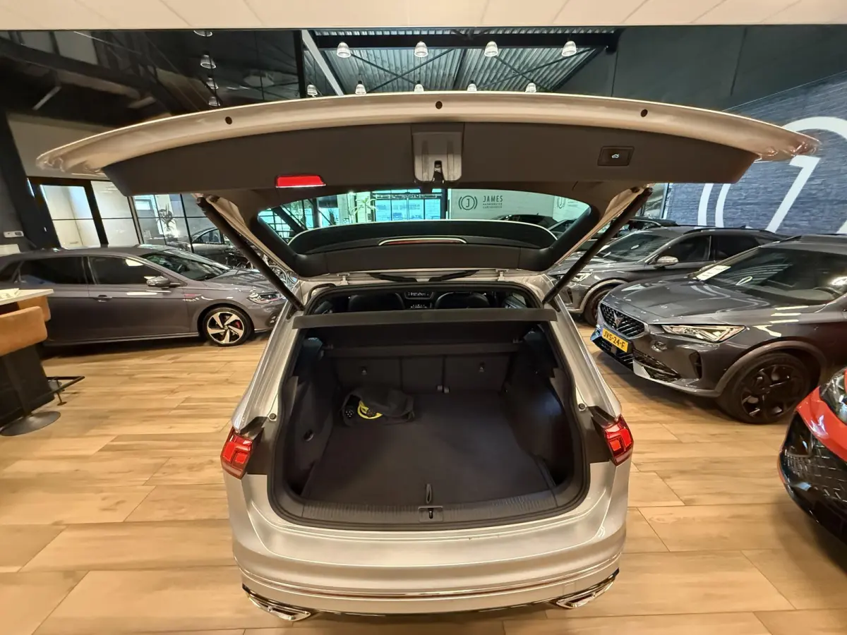 1.4 TSI eHybrid R-Line Business+ |PHEV|NAVI|CarPlay|Elek.Achterklep|IQ Light|