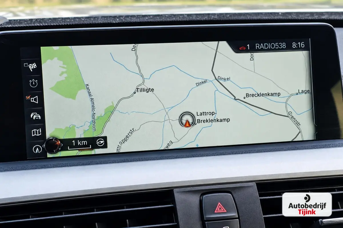 320i Centennial High Executive | Automaat | Navi | Stoelverwarming | LED | Cruise | PDC |