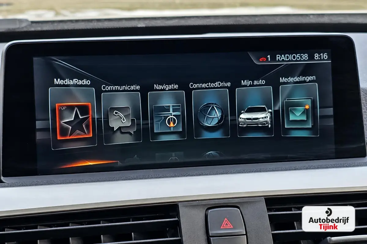 320i Centennial High Executive | Automaat | Navi | Stoelverwarming | LED | Cruise | PDC |