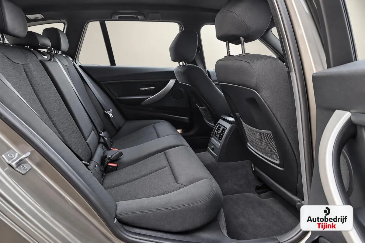 320i Centennial High Executive | Automaat | Navi | Stoelverwarming | LED | Cruise | PDC |
