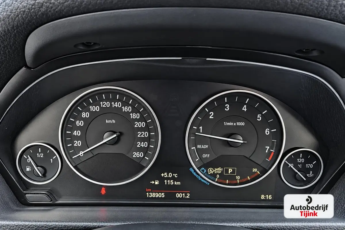 320i Centennial High Executive | Automaat | Navi | Stoelverwarming | LED | Cruise | PDC |