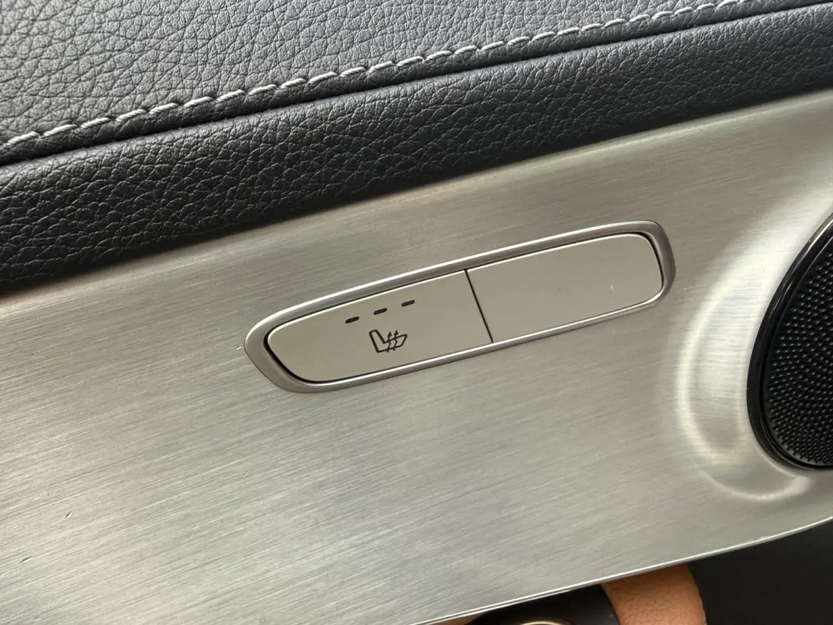 180 Prestige AMG-Styling AUTOMAAT | Leer | Navigatie | 19 inch | Cruise Control | Climate Control