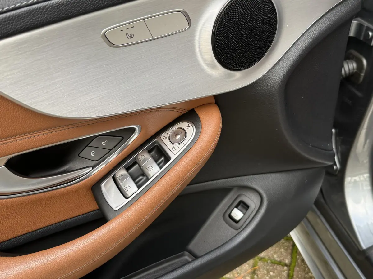 180 Prestige AMG-Styling AUTOMAAT | Leer | Navigatie | 19 inch | Cruise Control | Climate Control