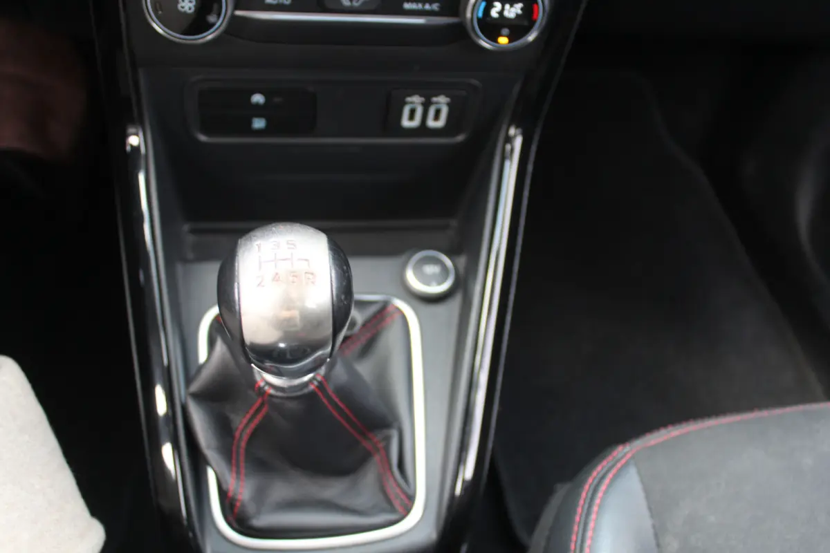 1.0 EcoBoost ST-Line Black l Cruise Control l Airco l Trekhaak l LM Velgen