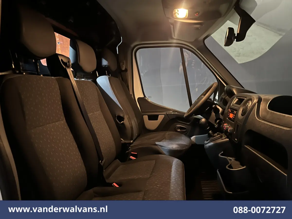 2.3 CDTI L3H2 Euro6 Airco | Imperiaal | 2500kg Trekhaak | Cruisecontrol | Parkeersensoren Sidebars, Bijrijdersbank