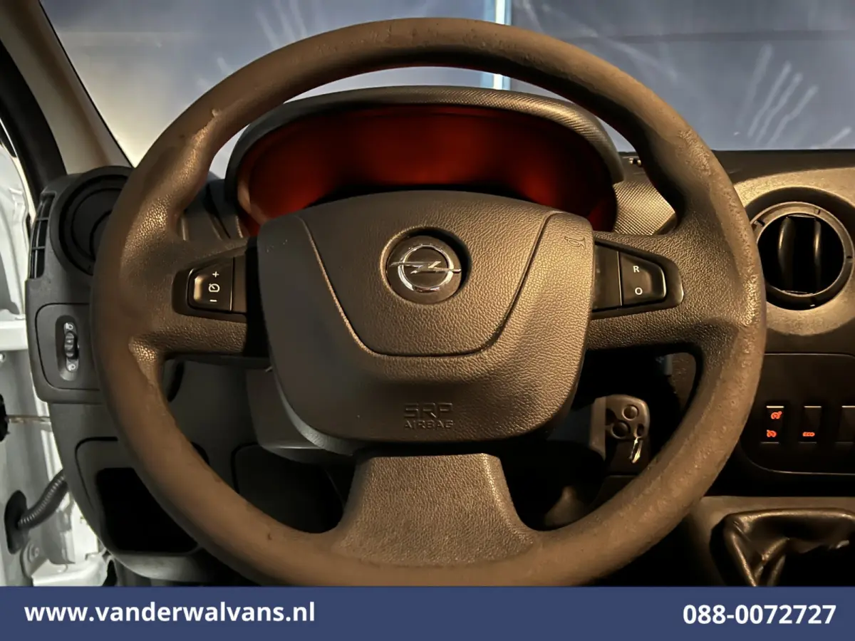 2.3 CDTI L3H2 Euro6 Airco | Imperiaal | 2500kg Trekhaak | Cruisecontrol | Parkeersensoren Sidebars, Bijrijdersbank