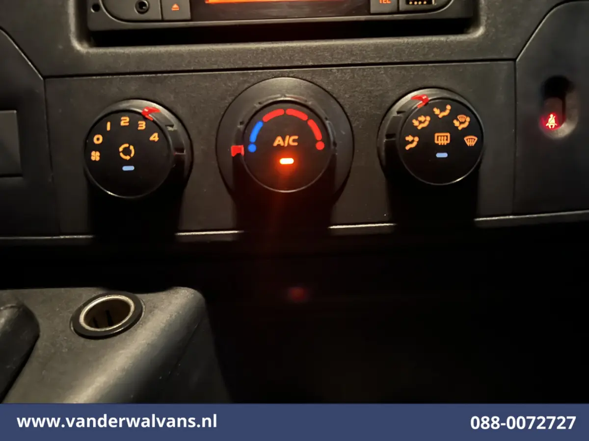 2.3 CDTI L3H2 Euro6 Airco | Imperiaal | 2500kg Trekhaak | Cruisecontrol | Parkeersensoren Sidebars, Bijrijdersbank