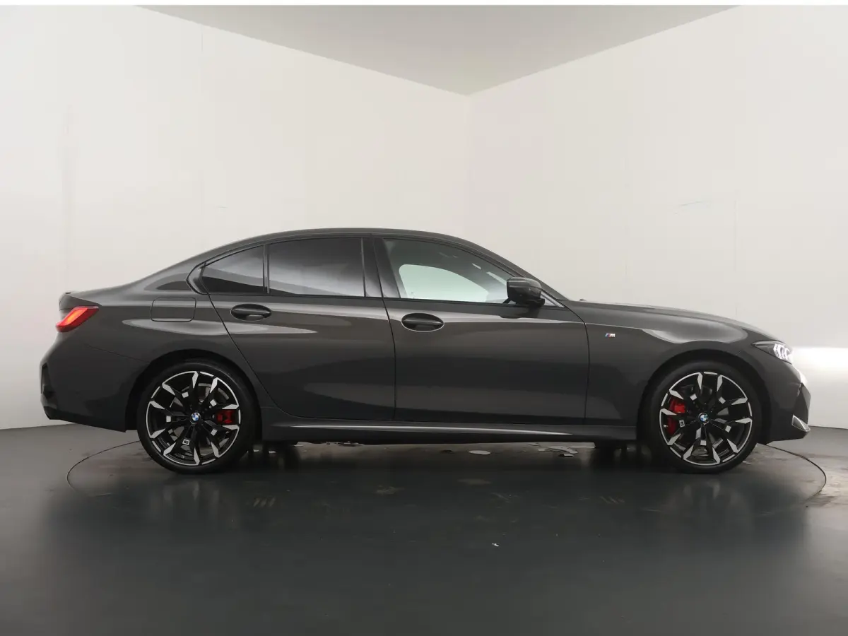 330e | SoH 100% | M-Sportpakket Pro | Panoramadak | Head-Up | Driving Assistant | Comfort Access |
