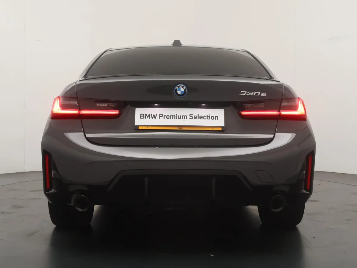 330e | SoH 100% | M-Sportpakket Pro | Panoramadak | Head-Up | Driving Assistant | Comfort Access |