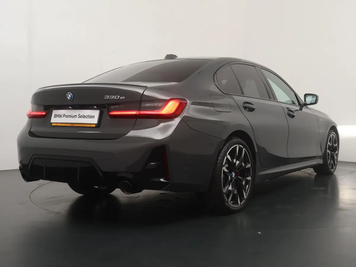 330e | SoH 100% | M-Sportpakket Pro | Panoramadak | Head-Up | Driving Assistant | Comfort Access |
