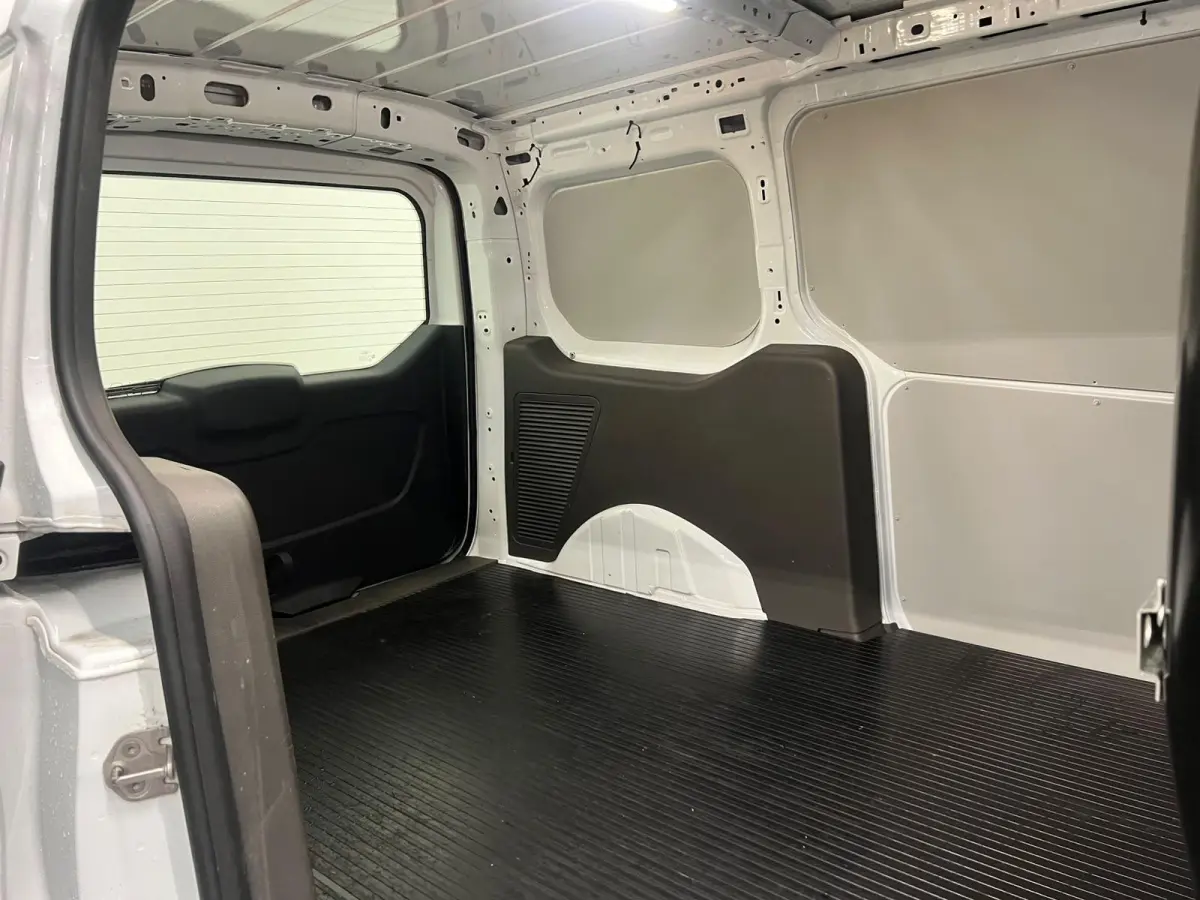 1.5 EcoBlue L2 Trend Automaat Airco Radio Cruise Control Parkeersensoren Achterklep Verwarmbare voorstoelen
