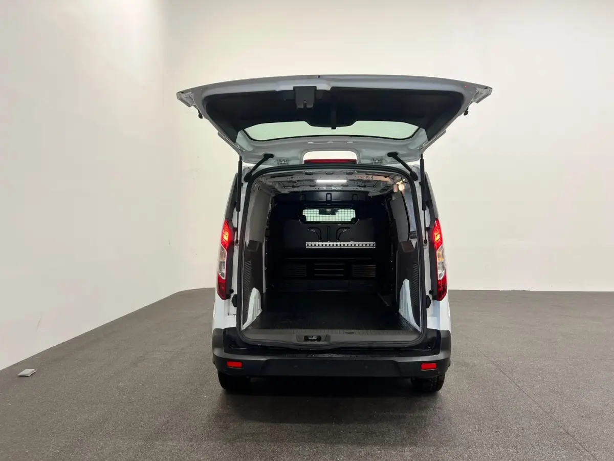 1.5 EcoBlue L2 Trend Automaat Airco Radio Cruise Control Parkeersensoren Achterklep Verwarmbare voorstoelen