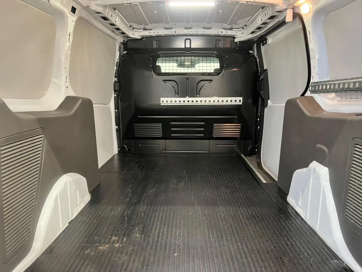 1.5 EcoBlue L2 Trend Automaat Airco Radio Cruise Control Parkeersensoren Achterklep Verwarmbare voorstoelen