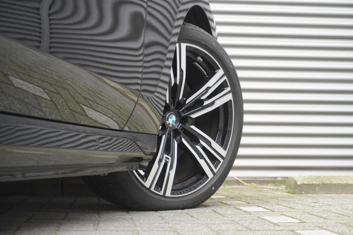 xDrive60 M Sportpakket | Glazen panoramadak Sky Lounge | Driving Assistant Professional | Parking Assistant professional | Stoelventilatie voorstoelen