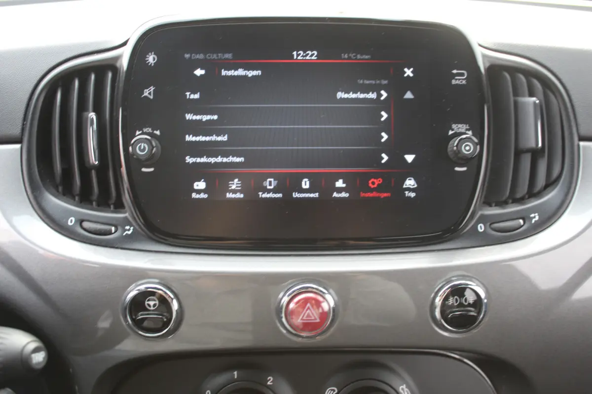 1.0 Hybrid l Cruise Control l Airco l Apple Carplay/ Android Auto l 15 Inch