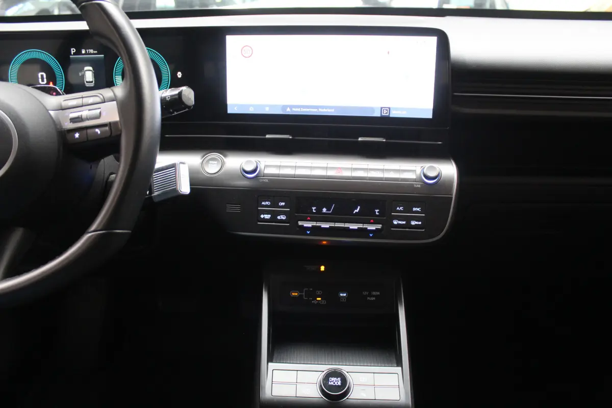 1.6 GDI HEV Comfort l Cruise Control l Lane Assist l PDC l Achteruitrijcamera l Airco l Navi l Apple Carplay/ Android Auto