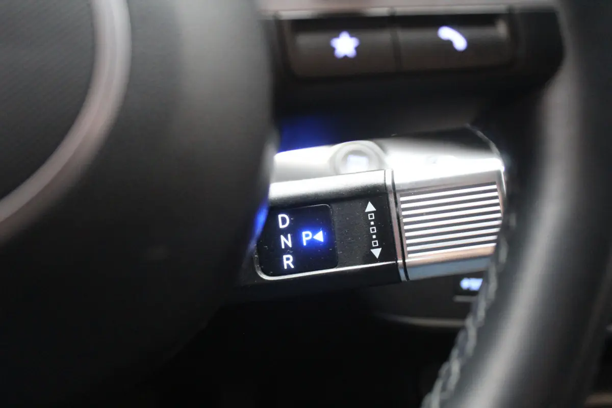 1.6 GDI HEV Comfort l Cruise Control l Lane Assist l PDC l Achteruitrijcamera l Airco l Navi l Apple Carplay/ Android Auto