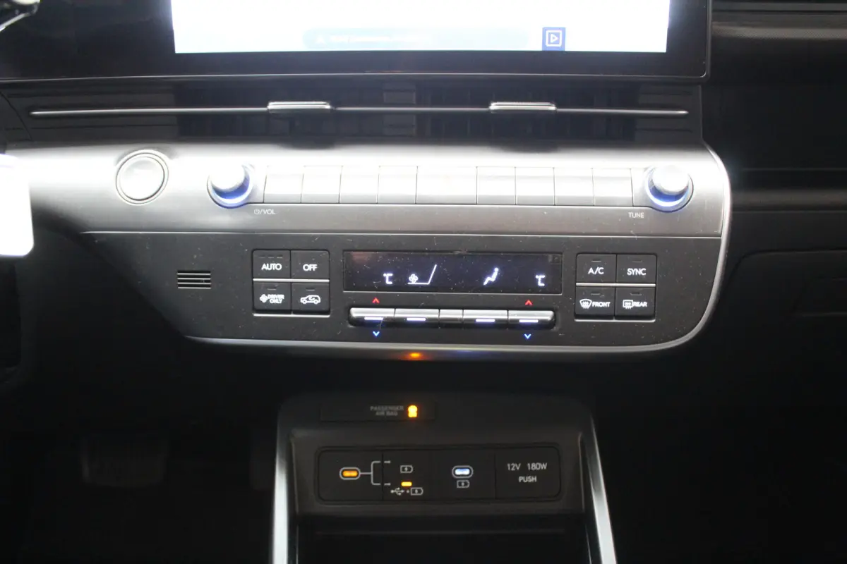 1.6 GDI HEV Comfort l Cruise Control l Lane Assist l PDC l Achteruitrijcamera l Airco l Navi l Apple Carplay/ Android Auto