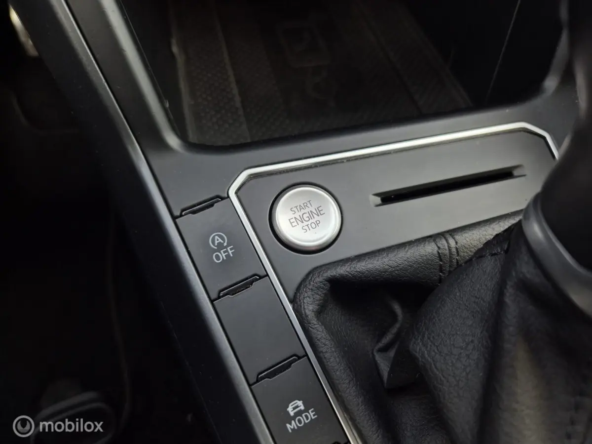 1.0 TSI 2x R-Line, DSG, Pano, IQ Light Grill