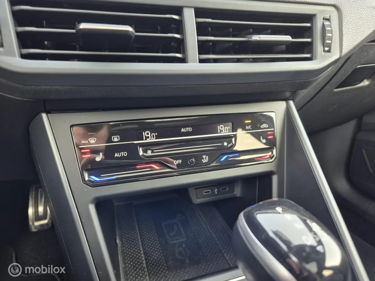 1.0 TSI 2x R-Line, DSG, Pano, IQ Light Grill