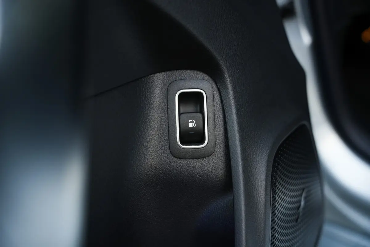 250 e 218 pk AMG Line / Pano-Dak/ Distronic/ AMG-line/Keyless/ Widescreen/ Stoel/Stuur.verw/ Head-Up/ Sfeerverl./  19''LMV