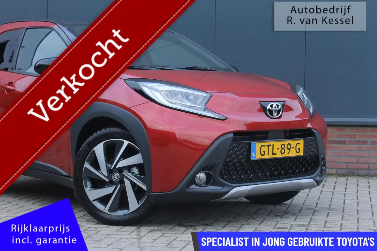 1.0 VVT-i MT Envy I Luxe uitvoering! I Trekhaak I PDC I NL-auto
